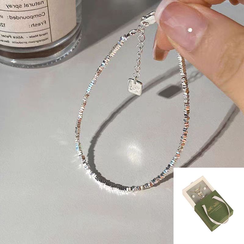 Pulseira feminina de prata quebrada delicada e pura, design minimalista de nicho, requintada e sofisticada, versátil e perfeita para_voghion.com