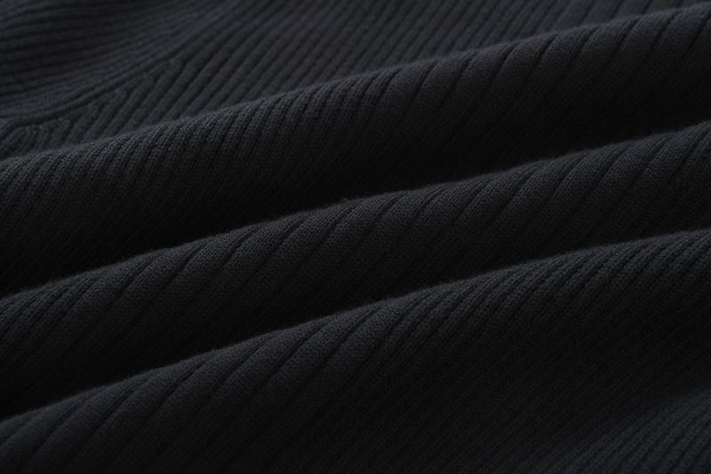 "Slim Fit Knit Thermal Long Sleeve T-Shirt – Stretchable Base Layer For Men In Black/Off-White (M-XXXL)"_voghion.com