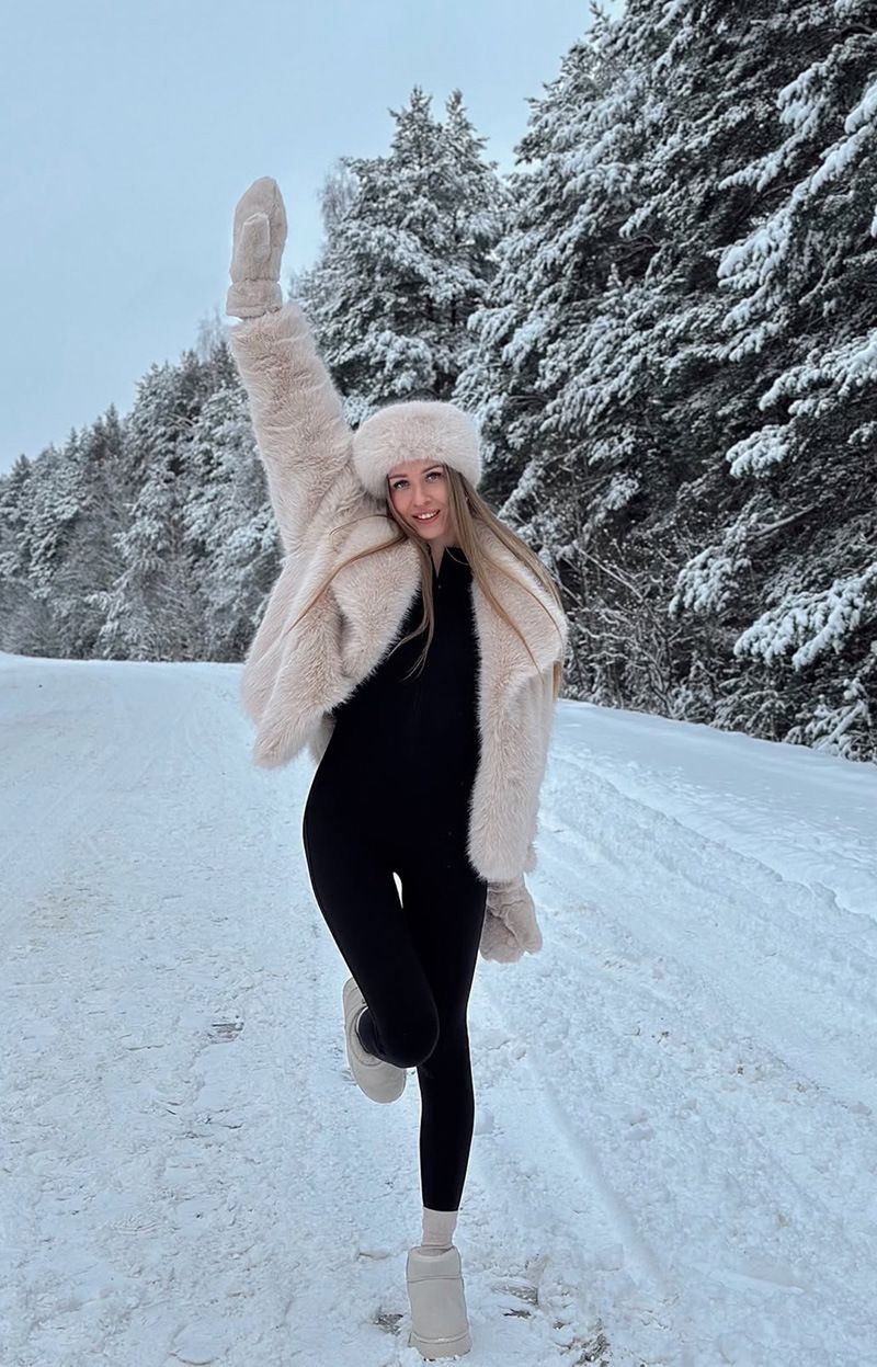 Luxuriöser Kunstfuchspelzmantel, modische Winterjacke für Damen mit übergroßem Revers – weicher und flauschiger Kunstpelzmantel, eleganter Pendlerstil, Beige_voghion.com