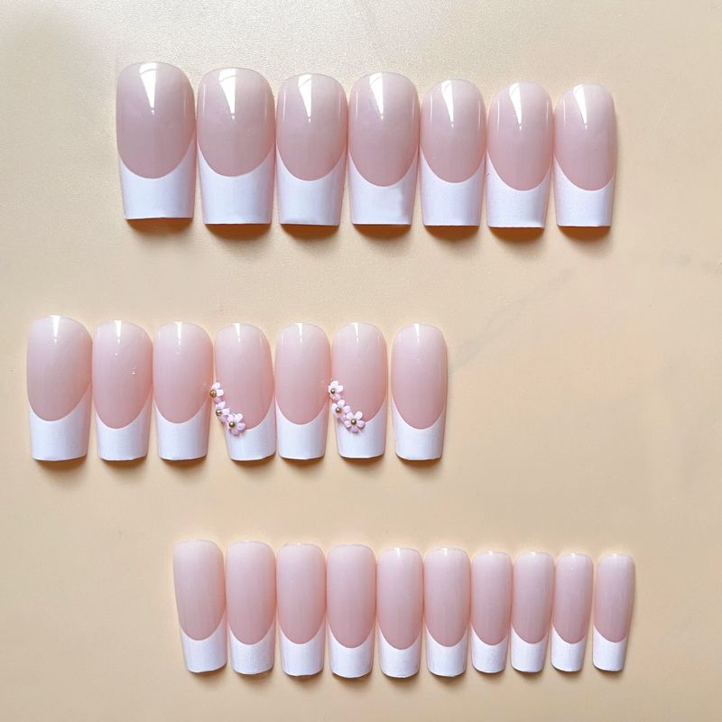 Indossare lo smalto con puro desiderio, decorazioni floreali rosa per unghie, unghie finte lunghe e quadrate pressate_voghion.com