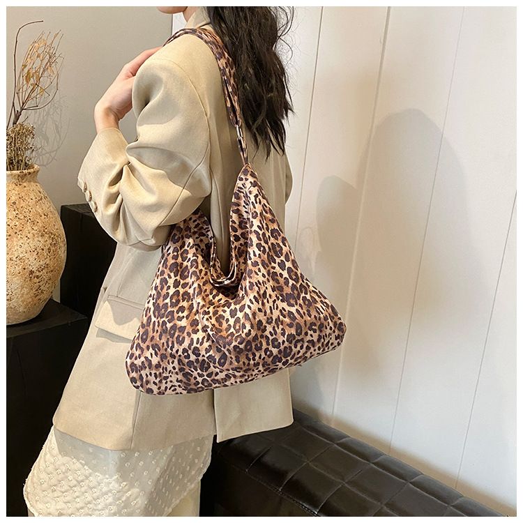 Borsa a tracolla da pendolare con stampa leopardata in velluto estivo e semplice stampa zebrata_voghion.com