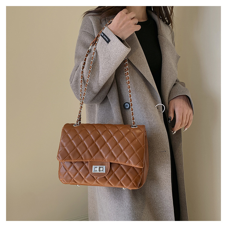 Netizen Super Fire Lingge Chain Women's 2023 New Small Fragrant Style Handbag Single Shoulder Crossbody Bag_voghion.com