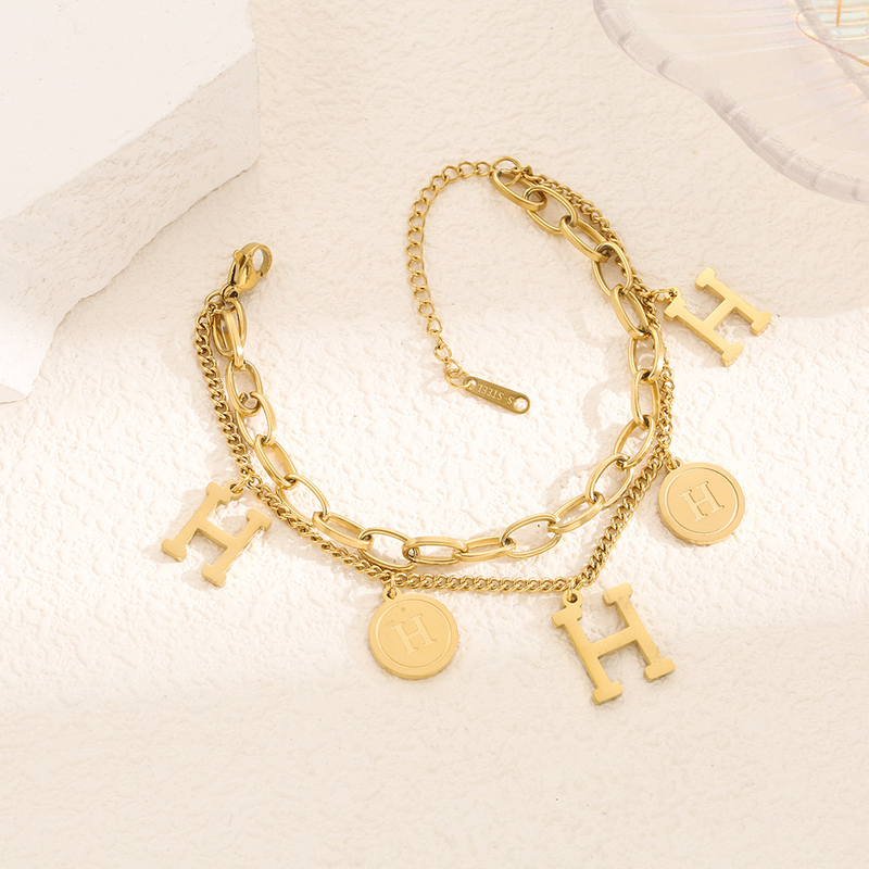 Personalisiertes, vielseitiges, mehrschichtiges, geschichtetes Armband mit Buchstabe H, geometrischem Kreis-Tag-Anhänger, Titanstahl-Handschmuck_voghion.com
