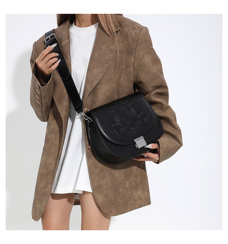 Borsa a tracolla alla moda con fibbia ascellare casual versatile texture popolare Saddle da donna 2024_voghion.com