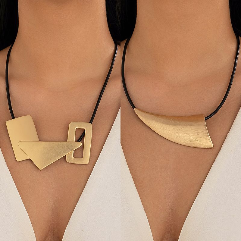 1 pz Collana con ciondolo geometrico metallico e corda per donne e uomini, moda casual, gioielli da festa in strada_voghion.com