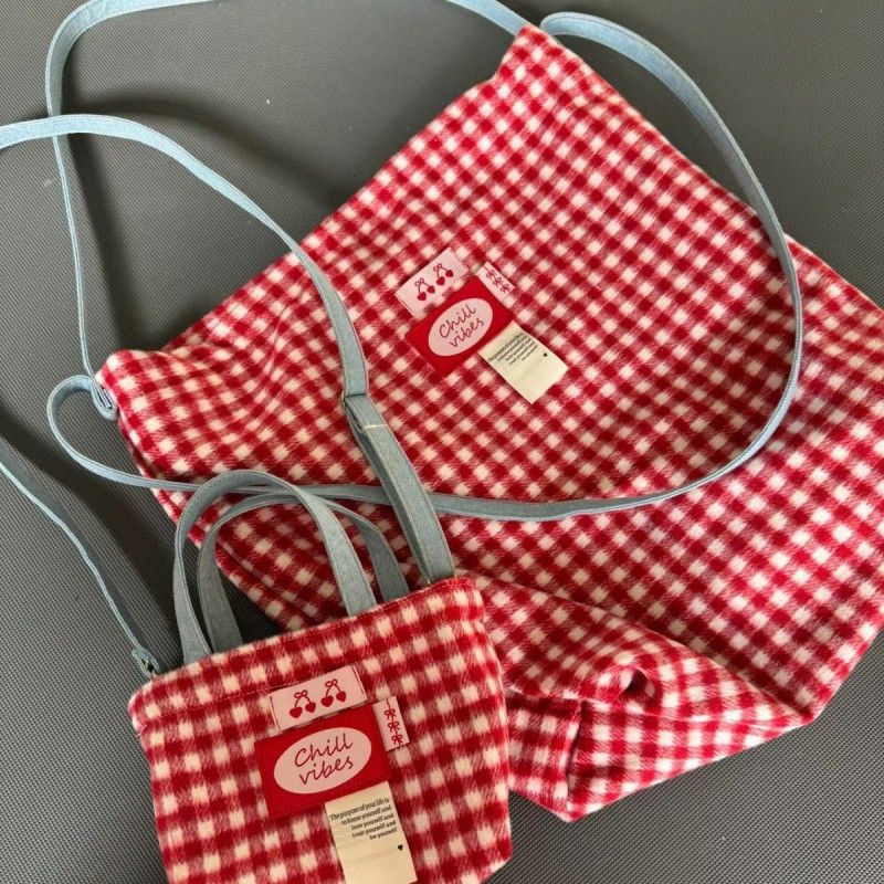 Multi-purpose, Cute, Large Capacity, Fresh Red Plaid Canvas Bag, Student Crossbody Handbag Commuter Bag_voghion.com