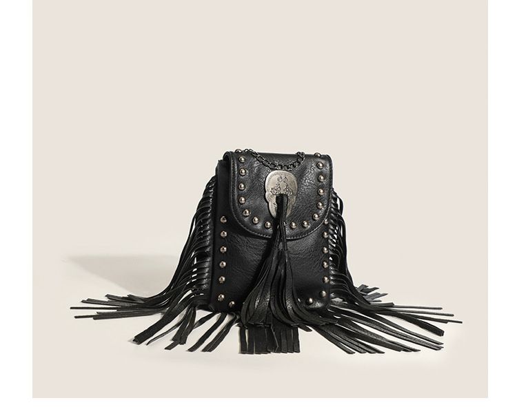 Trendy and fashionable rivet tassel mobile phone casual thin chain single shoulder crossbody women's bag small_voghion.com