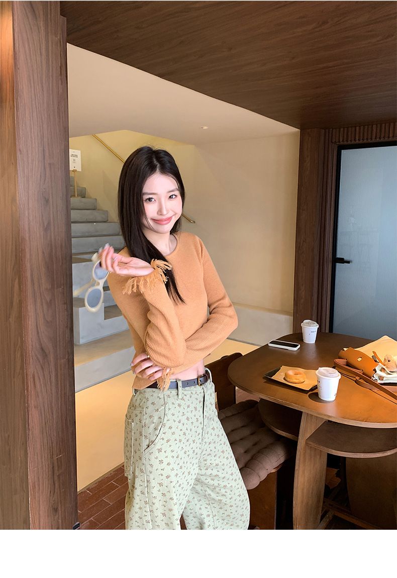 Pull court en maille à col rond et poignets à pompons pour femme, coupe ajustée. Aucun retour ni échange._voghion.com