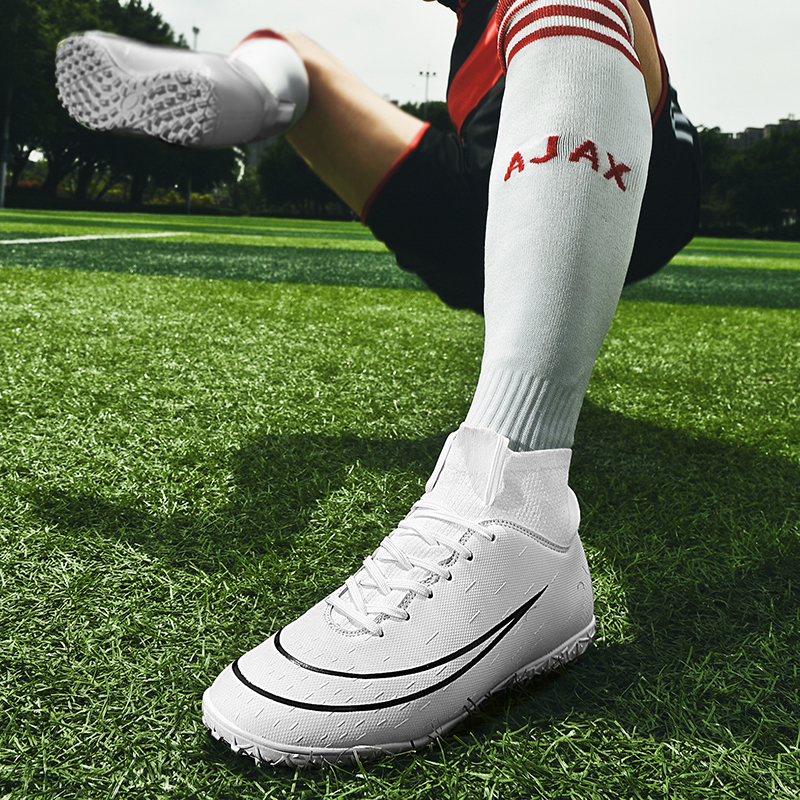 2023 neue Fußball Schuhe Männer High-top Fußball Stiefel Professionelle TF/FG Kinder Atmungsaktive Sneaker Outdoor-Gras Ausbildung_voghion.com