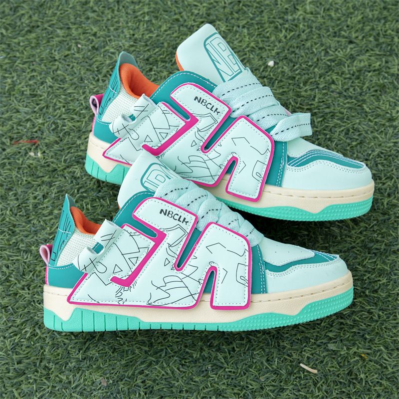 M Letter Hip-Hop Skateboard Loafers für Damen, Ins Korean Style, Paar Nischen Sport Freizeitschuhe, 2023 Sommer Neu_voghion.com