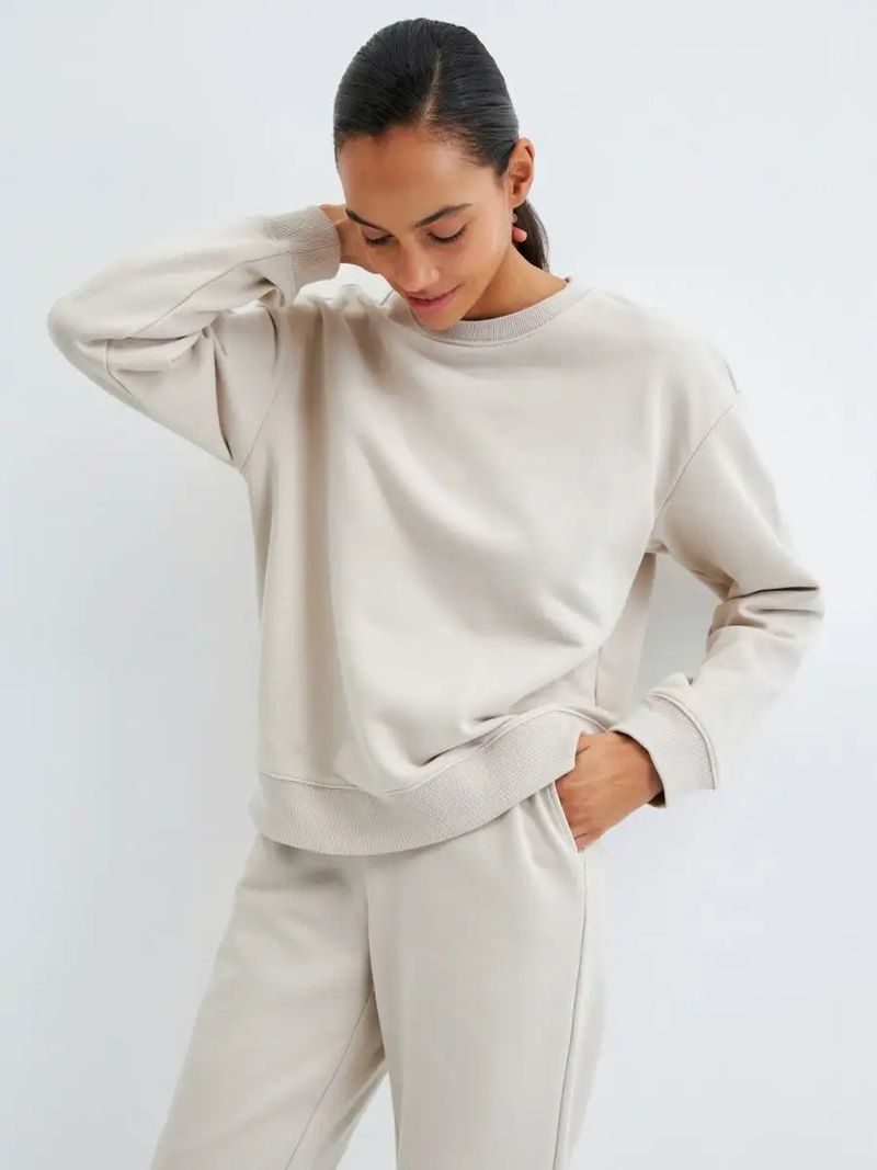 Minimalist Pullover Hoodie & Jogger Set – Relaxed-Fit Long-Sleeve Sweatshirt & Elastic Waist Lounge Pants (S-XL)_voghion.com