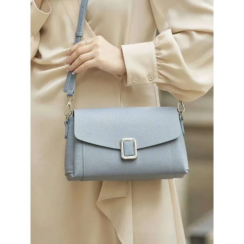 Designer-Taschen 2025 Limited Designed Echtes Echtes Leder Schulter Weiche Frauen Messenger Crossbody Solide Weibliche Weiß_voghion.com
