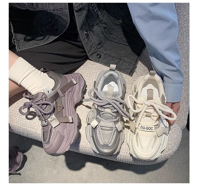 High Beauty Cloud 2024 Frühjahr Neue dicke Sohle runder Kopf, kleine duftende Canvas Casual Board Schuhe für Frauen_voghion.com