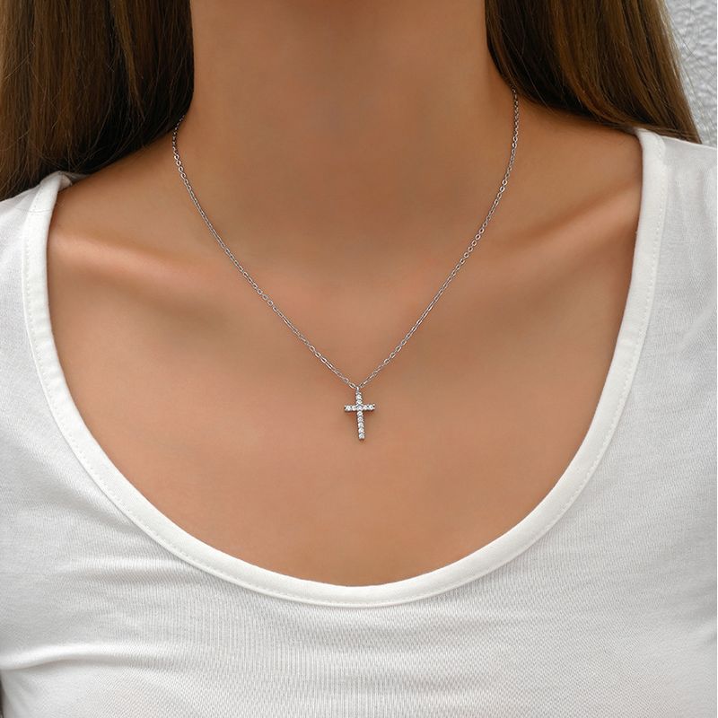 Hot Selling Diamond Cross Fashionable Light Luxury High-end Clavicle Chain Elegant Versatile Necklace_voghion.com