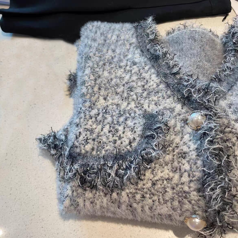 Verdickte, imitierte Nerz-Strickjacke mit V-Ausschnitt und Quasten für Damen, kleine Duft-Mode-Cardigan-Jacke_voghion.com