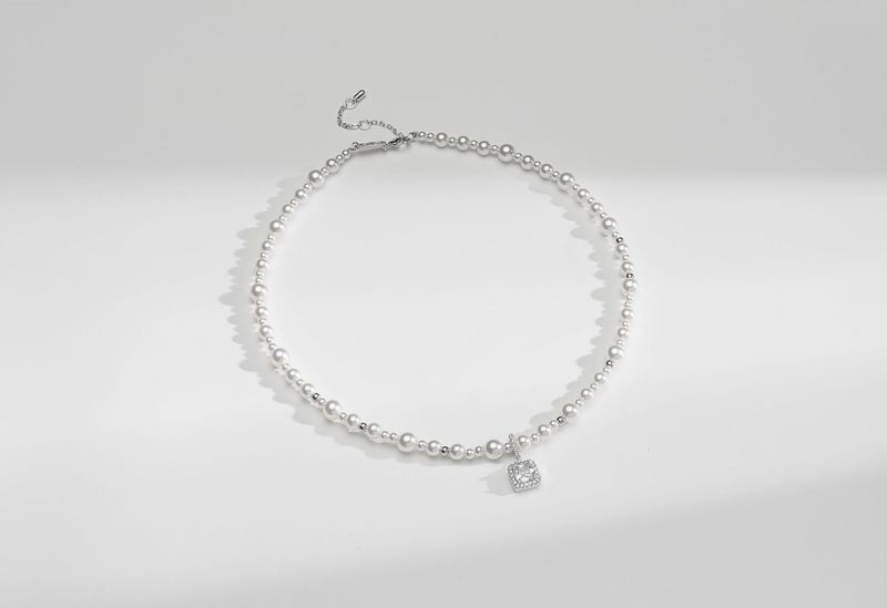 He Same Style Commuting Simple Bubble Sugar Cube Shi Family Pearl Necklace Niche Design Sense Autumn Winter New Sweater_voghion.com