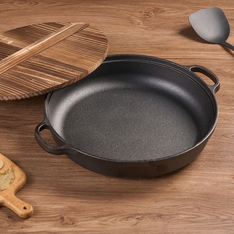 WANGYUANJI 11.8"Cast Iron Wok With Dual Handles And Wooden Lid, Uncoated Frying Pan For Gas And IH, Chinese Thickened Pancake Pan, Stir-frying And IH Universal, With Free Steel Wire Ball_voghion.com