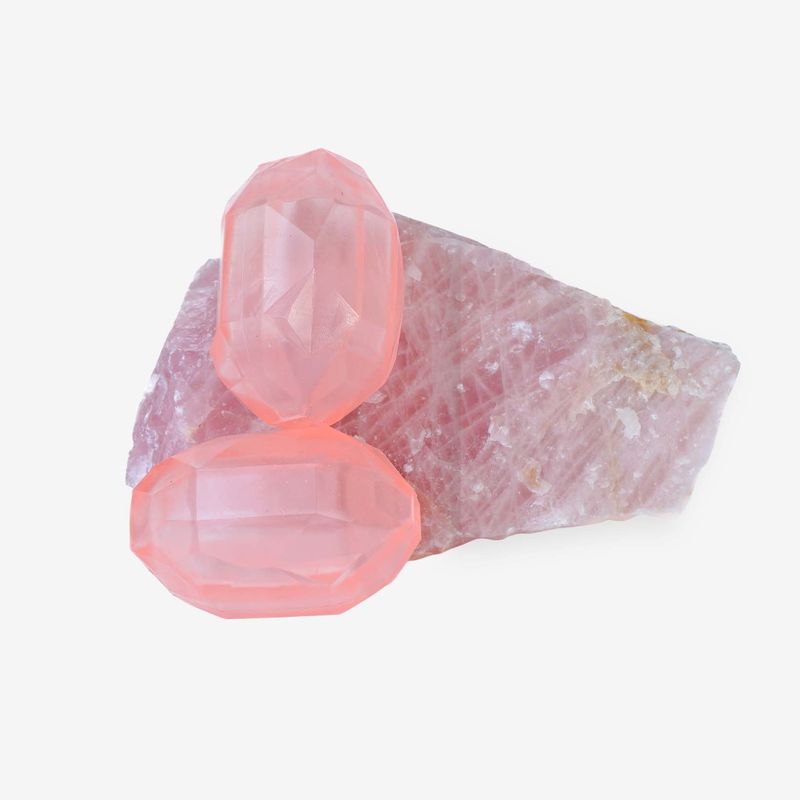 Gem-Shaped Enrichment Treat Holding Toy_voghion.com