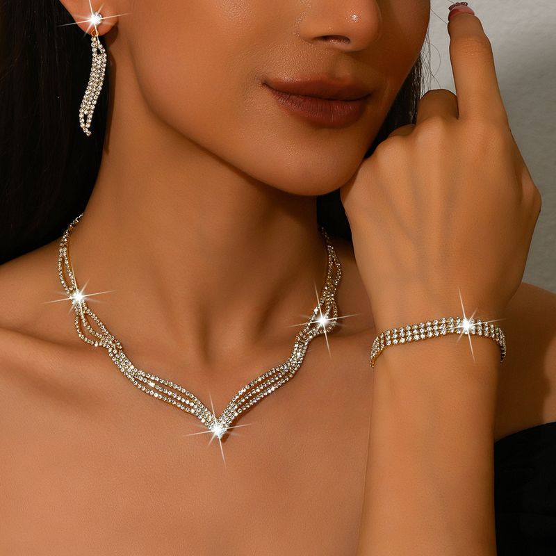 Collana di gioielli da sposa con tre pezzi di collana con artigli di strass, set di gioielli all'ingrosso, fornitura di e-commerce_voghion.com