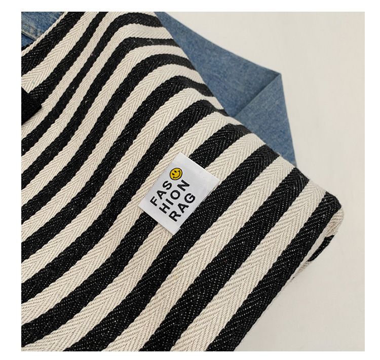 2024 New Spring/summer Popular Simple Shoulder Bag Commuter Handheld Canvas Tote Bag Casual Large Capacity Bag for Women_voghion.com