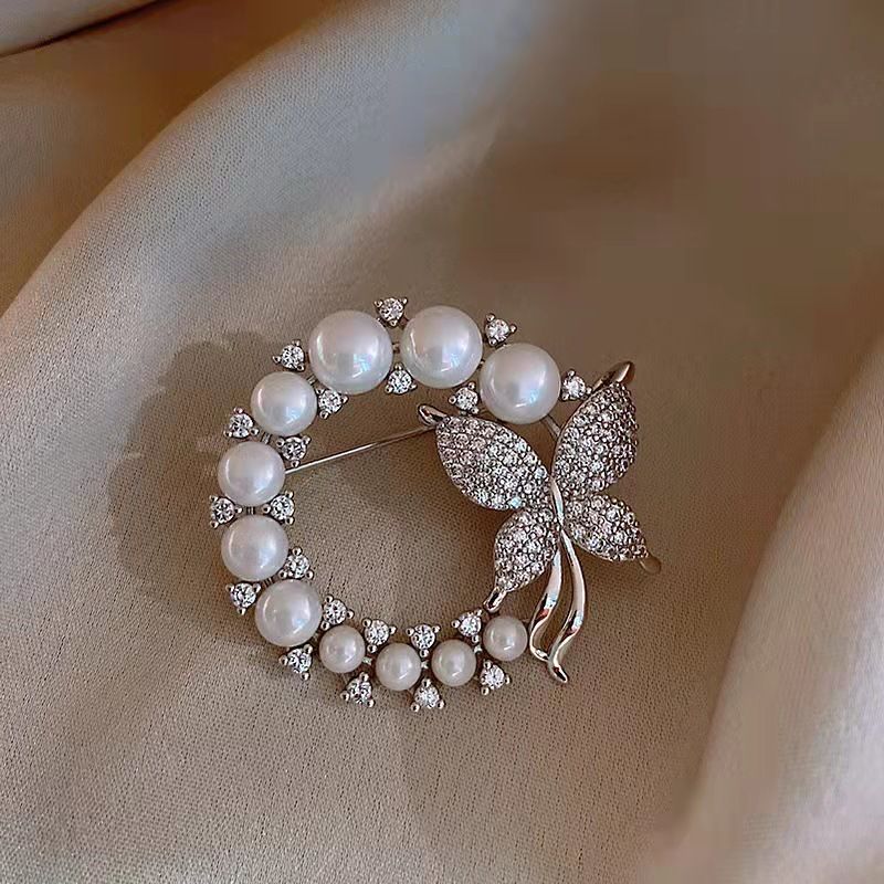 Korean Dongdaemun diamond bow brooch niche design pearl clothing accessories literary temperament pin_voghion.com