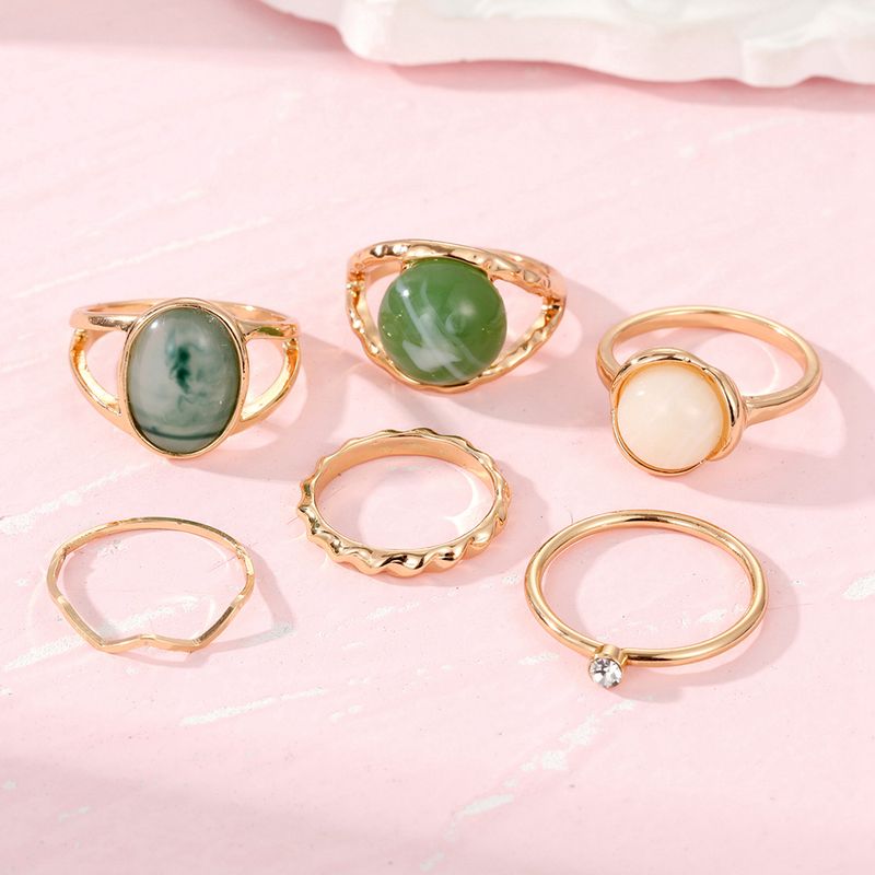 Ready Stock IPARAM Elegantes smaragdweißes künstliches Ringset für Frauen Vintage Kristall geometrischer Fingerring Modeschmuck_voghion.com