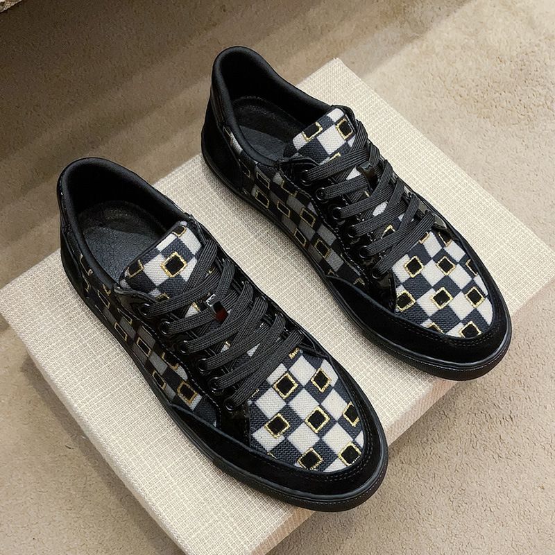Nuove scarpe da uomo in pelle traspirante a scacchi bianchi e neri per la primavera 2023, scarpe da tavola casual alla moda con lacci per giovani_voghion.com
