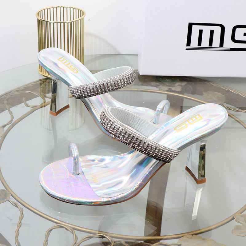Ein Internet-Promi-Wort-Slipper 2024 Sommer Zehenbesatz Quadratischer High Heel Externes Tragen Sandalen, Übergroße Damen_voghion.com