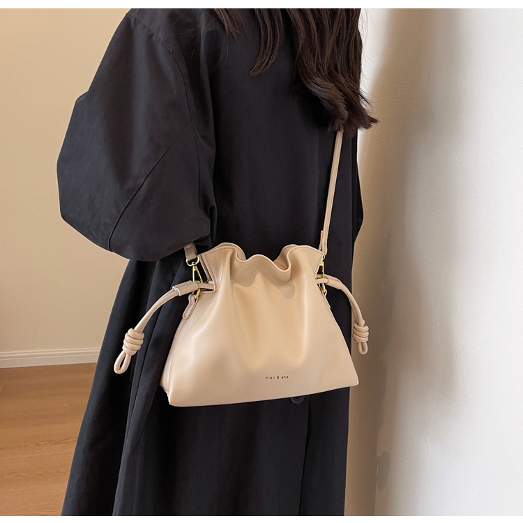 2023 New Hot Selling Premium Feel Bucket Bag Women's Large Capacity Commuter Bag Drawstring Shoulder Bag Underarm Bag_voghion.com