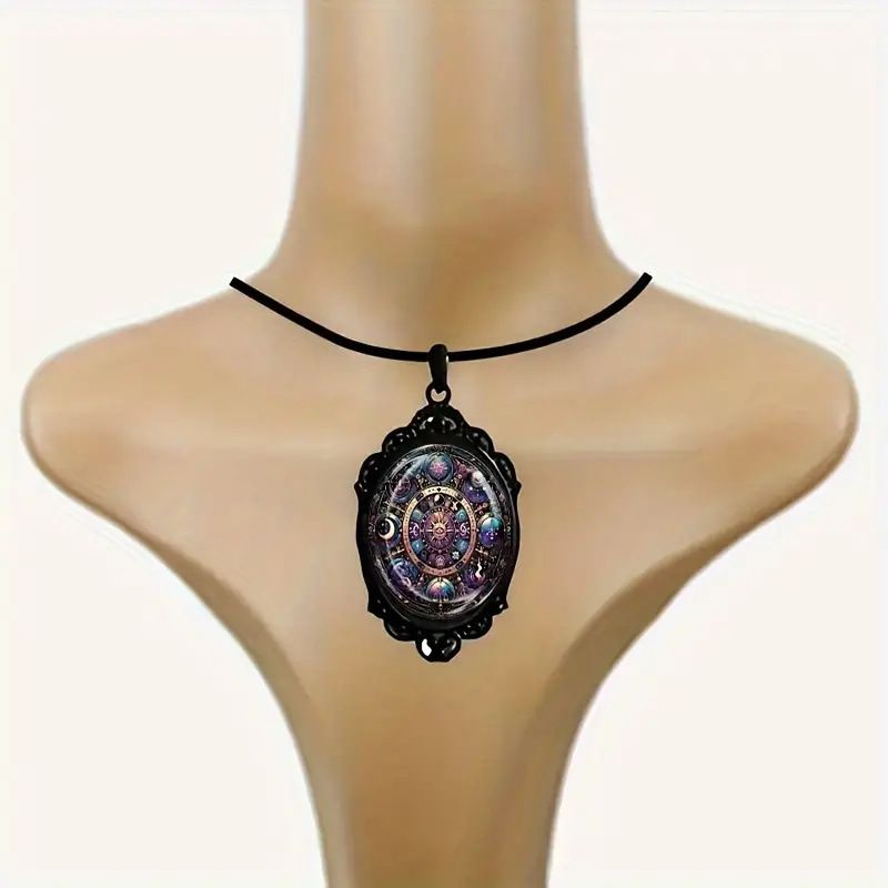 Collier élégant et raffiné avec motif constellation et cadre noir en verre et relief, cadeau romantique_voghion.com
