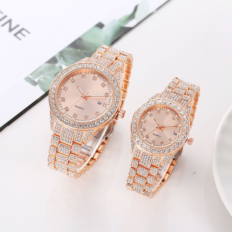 Nuovo orologio unisex casual alla moda con cinturino in acciaio tempestato di diamanti, di lusso, con calendario al quarzo per coppie_voghion.com