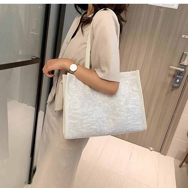 Borsa da donna di grande capacità Borsa estiva All-match 2023 Nuova borsa a tracolla alla moda Borsa tote dal design unico di nicchia_voghion.com