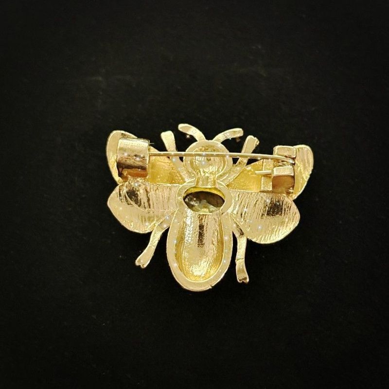 25 New Fashion Cute Little Bee Zircon Brooch Women's High-end Sweater Corsage Suit Cheongsam Pin Accessories_voghion.com