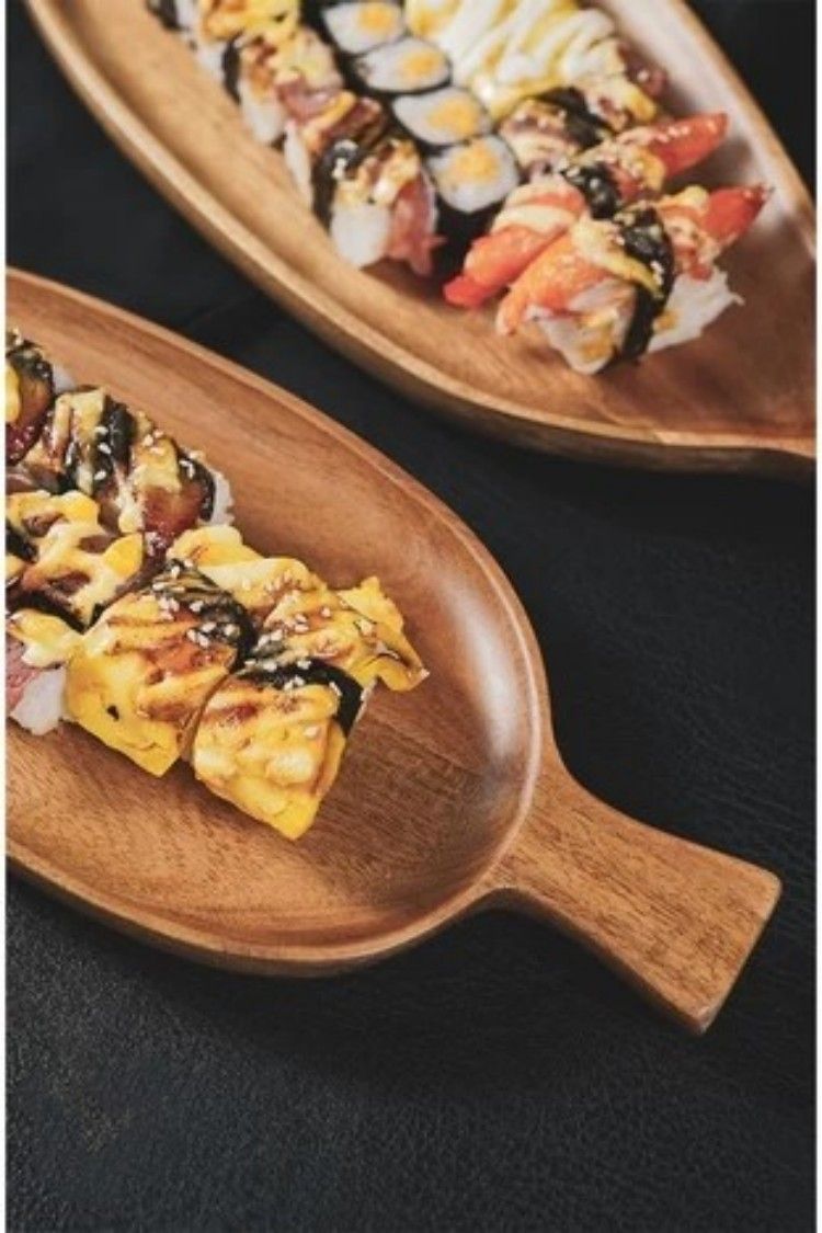 Acacia Wood Leaf-Shaped Serving Tray – Elegant Tea Party Platter For Sushi Snacks & Desserts (Stylish Wooden Display Board Handcrafted)_voghion.com