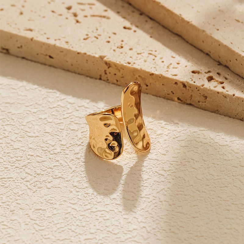 Anello di alta qualità in vero oro K placcato in ottone con design a farfalla e personalità, zircone, design squisito a goccia d'acqua_voghion.com