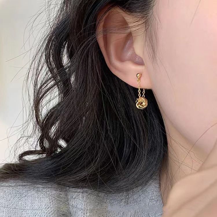 Pendientes con borlas y cadena colgante para mujer, ligeros, de lujo, con diseño de nicho, joyería para las orejas, 2023_voghion.com