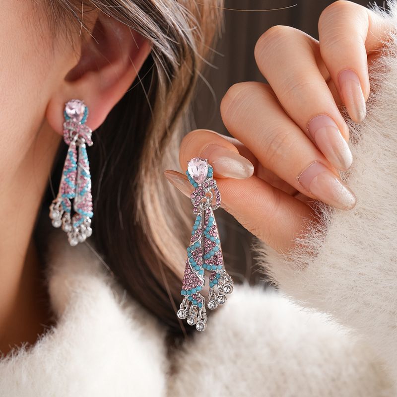 Orecchini pesanti artigianali a forma di farfalla con zirconi e gocce d'acqua, stile palazzo, alla moda, versatili, leggeri_voghion.com
