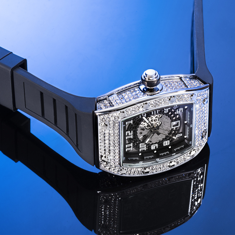 Montre squelette à quartz pour homme en acier inoxydable avec bracelet en caoutchouc noir, cadran lumineux, étanche, design élégant en forme de tonneau. Montre à quartz classique._voghion.com