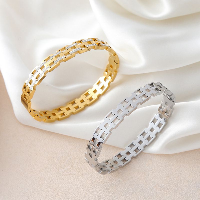 Cinturino per orologio cavo in acciaio al titanio galvanizzato con diamanti intarsiati, nuovo stile, personalità, gioielli di alta gamma_voghion.com