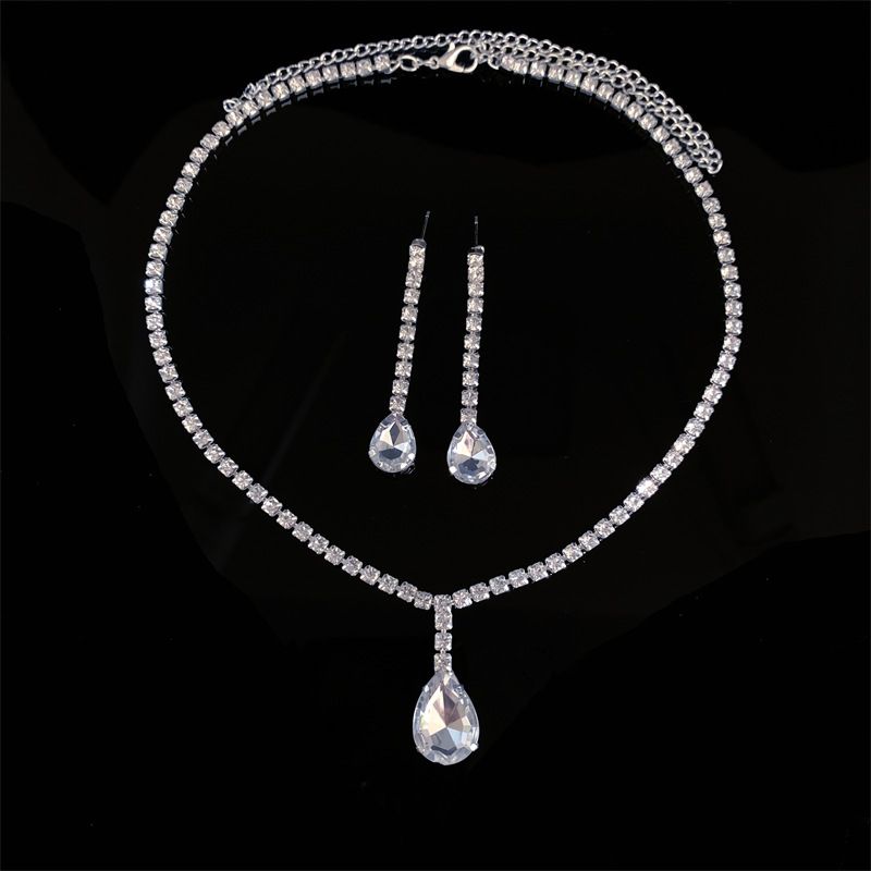 Nuovo ciondolo a forma di goccia minimalista collana orecchino set sposa alla moda accessori abito da sera_voghion.com