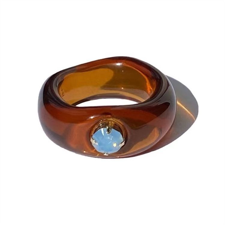 2024 neuer koreanischer Dongdaemun-Ring im gleichen Stil, geometrischer Wasserharz-Farbring mit quadratischem Diamant und transparentem Acryl_voghion.com