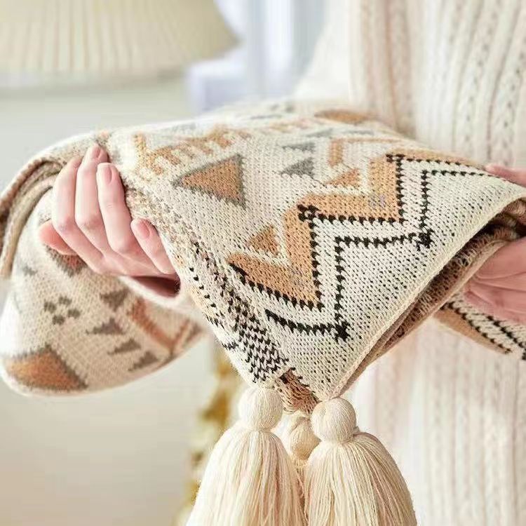 Nordic Geometric Knit Throw Blanket – Ultra-Plush 900g Polyester For Sofa, Bed & Nursery (130x200cm, Oat White/Ukulele)_voghion.com