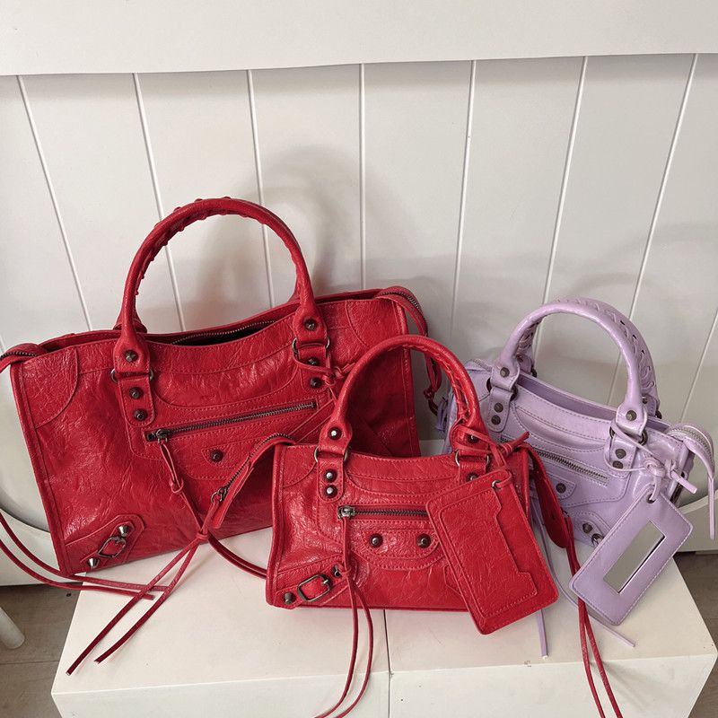 Borsa a tracolla singola con tracolla a cuscino, stile francese di alta gamma, modello Paris Rivet Motorcycle INS Hot Girl_voghion.com