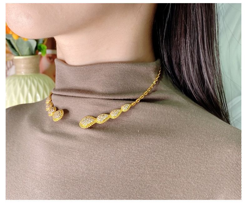 Damen Bijouset Moud Halskette mat Perlen an Diamanten, tropfenfërmeg, modesch an kreativ Design voller Diamanten, héichwäerteg Halskette Set_voghion.com
