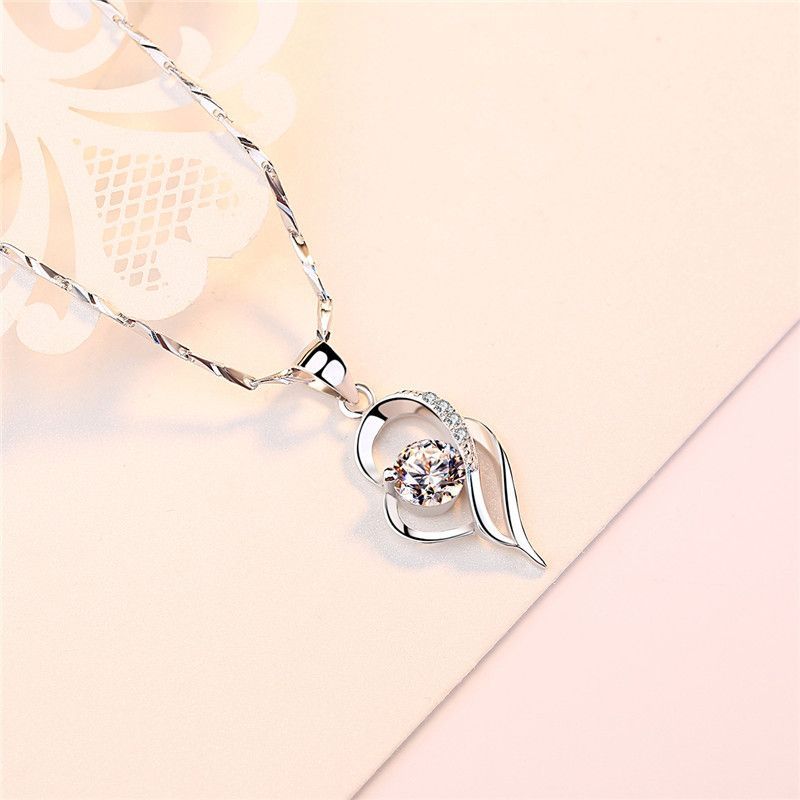 Pure Silver Necklace For Women New Heart-shaped Diamond Pendant Clavicle Chain Light Luxur Niche Design High-end_voghion.com