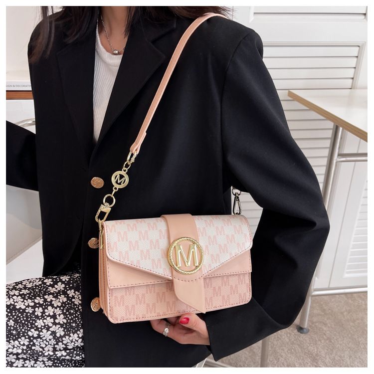 Letní novinka 2024 Trendy Malý čtverec Jedinečné a personalizované tištěné dopisy, Módní dámská taška, Jedno rameno_voghion.com