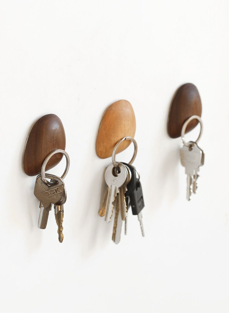 Minimalist Wooden Wall Hook – Premium Beech/Walnut Key Holder (5cm/8cm Diameter, Space-Saving Design, Natural Grain Finish)_voghion.com