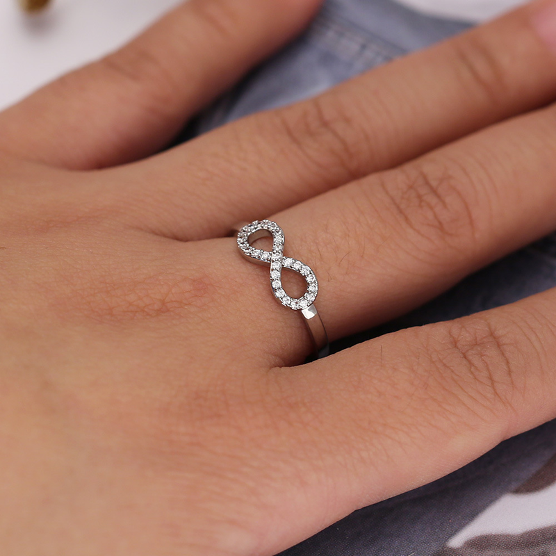 Enkla och oändliga ornament En 8-linjers ring, överdriven personlig diamantinfattning med zirkonring_voghion.com