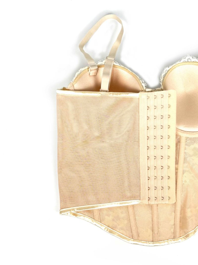 Damenbekleidung Hot Girl Schwarze Spitze Innenträger High-End-Oberbekleidung Körperformender BH mit gerafftem Fischgrätenmuster_voghion.com