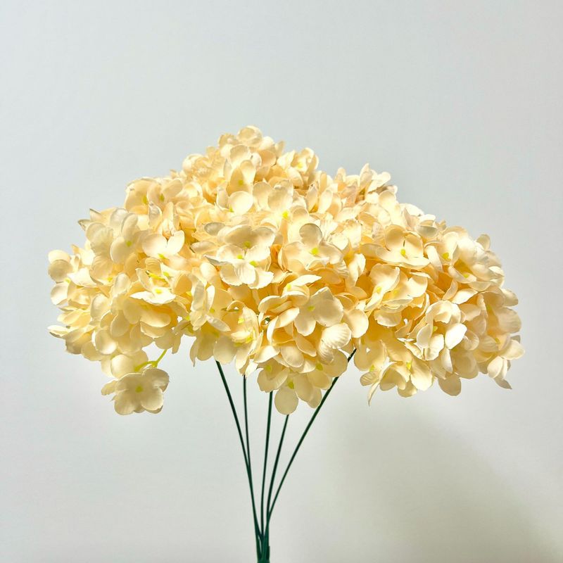 Fleurs artificielles et séchées couleur champagne pour plafond de salle de cérémonie de mariage, guide routier, décoration d'hôtel_voghion.com